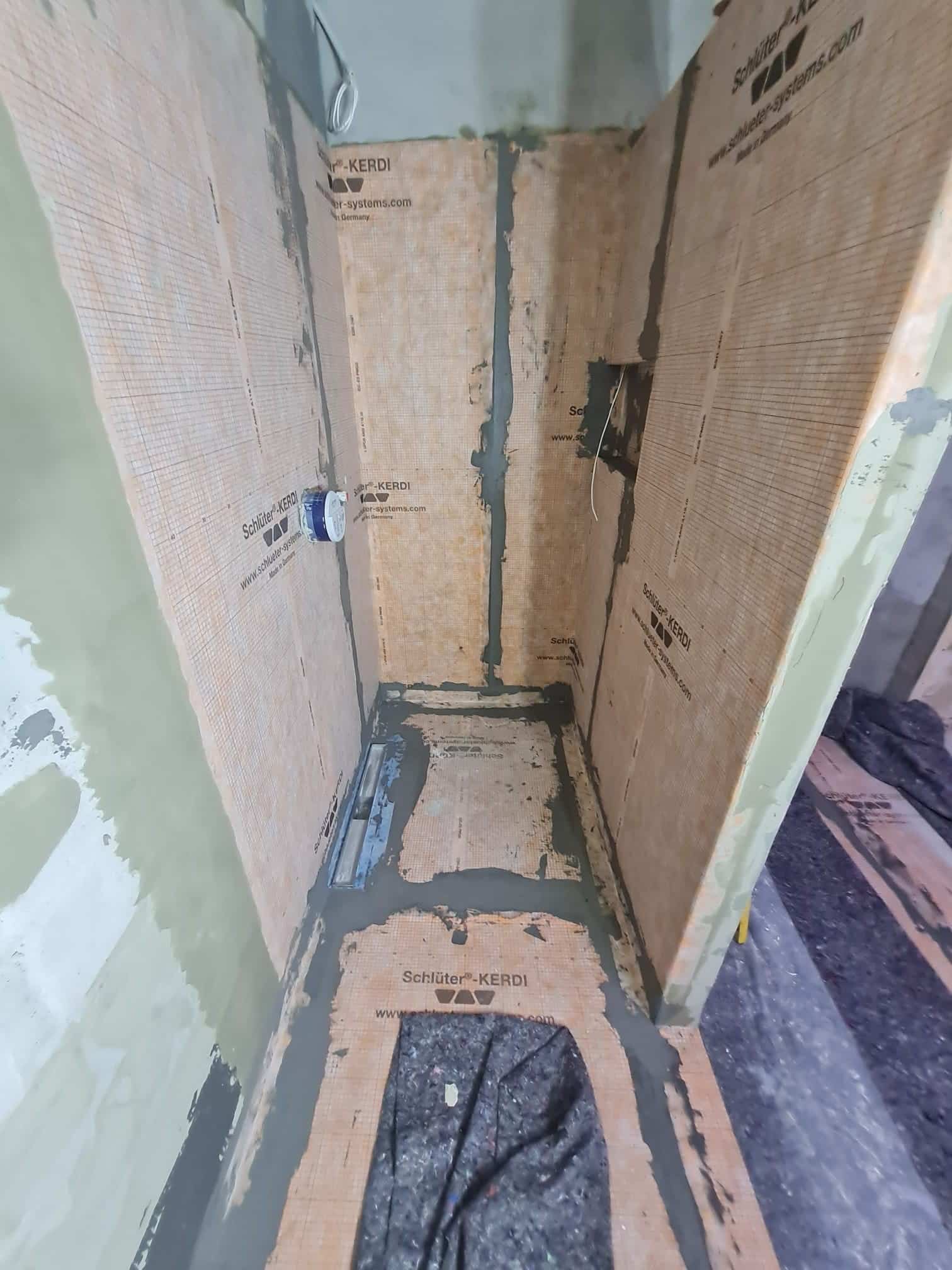 Einbau Dusche -Rohzustand