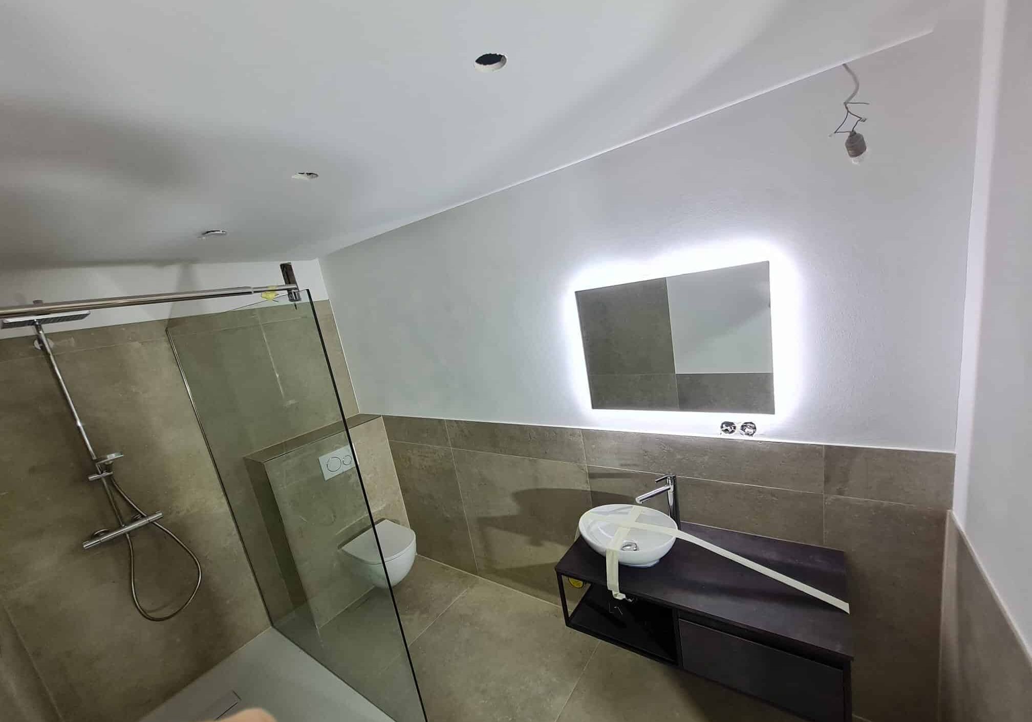 Badeinbau2_Endarbeiten_Newvision-Renovierungen